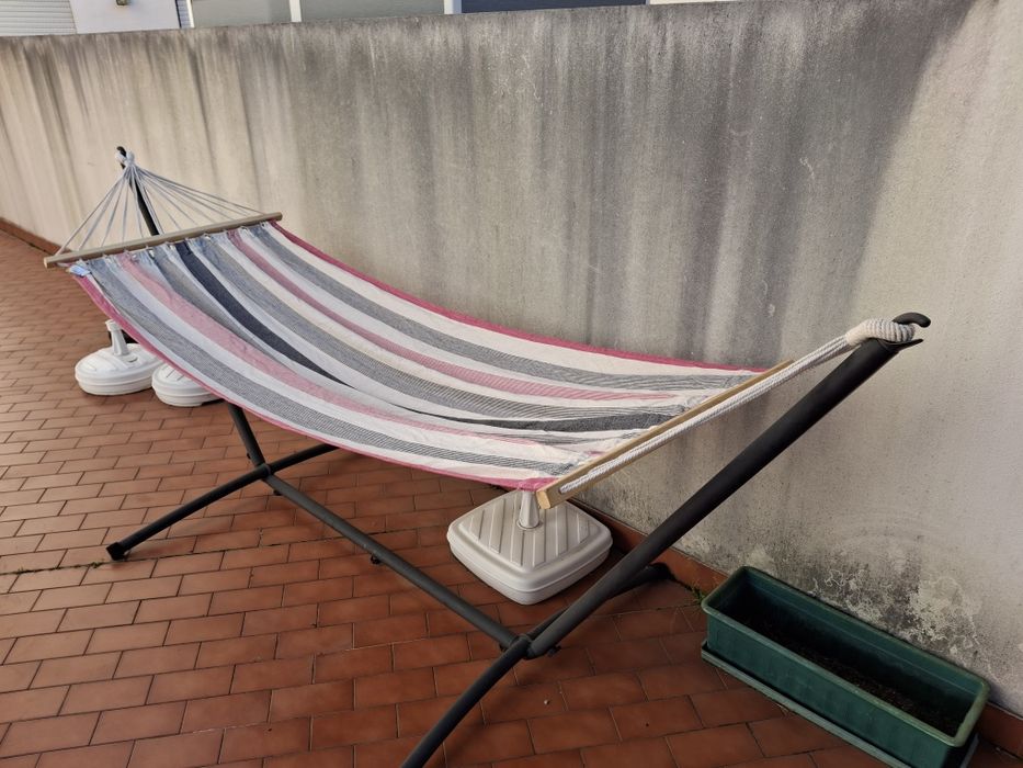 Rede de descanso às riscas (sem suporte)