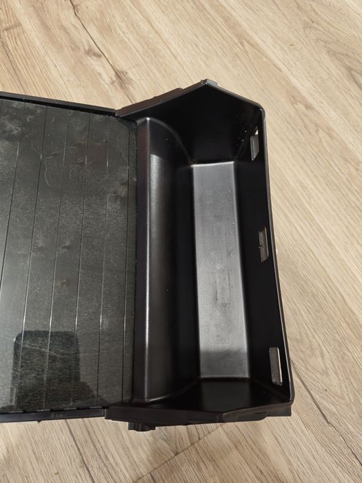 Mercedes Benz W166 GLS ML GL Uchwyt na kubki cupholder schowek popielniczka