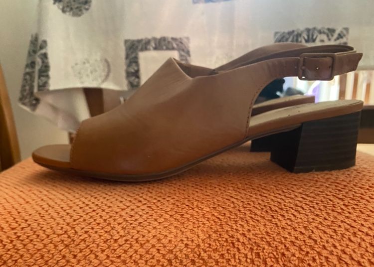 Skorzane sandaly CLARKS