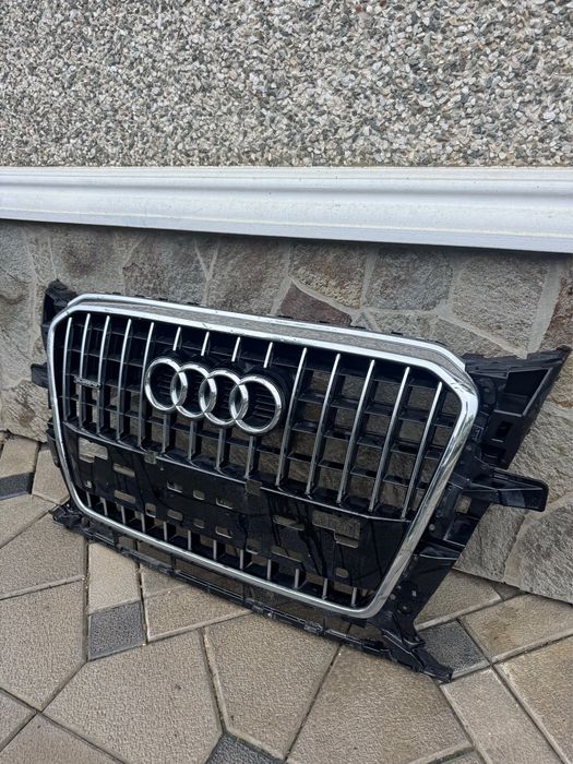 Решітка радіатора Audi q5