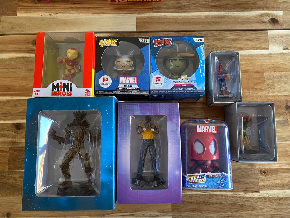 Figuras de vários filmes, séries e jogos (Comics, Alien, Doc Who, etc)