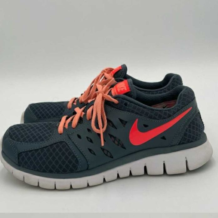 Жіночі кросівки Nike