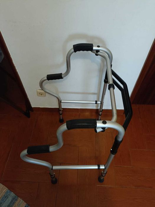 Articulated Two-Level Walker – Foldable, Adjustable, Stable64563859729411124