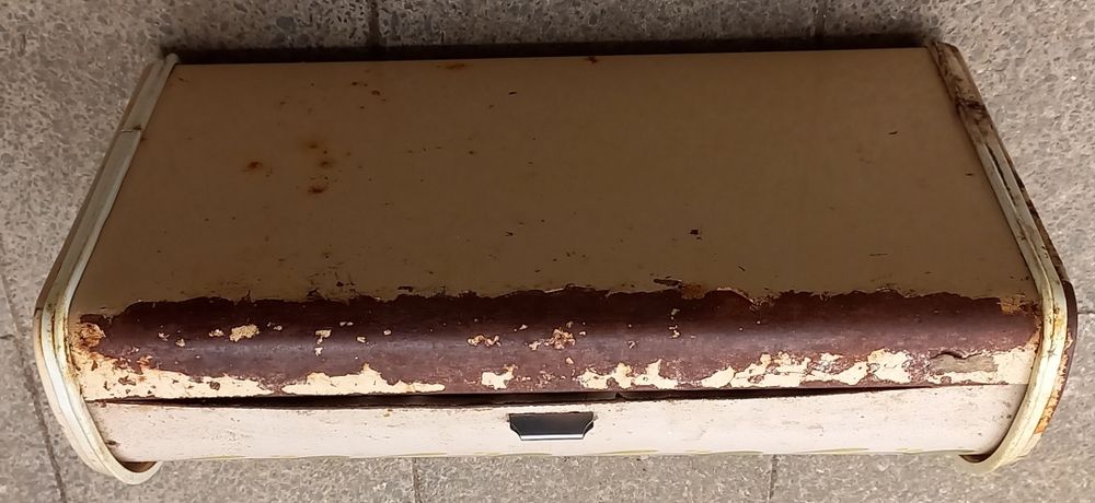 Caixa do pão para restaurar