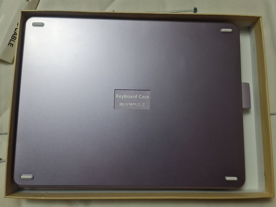 Capa com teclado azerty para ipad