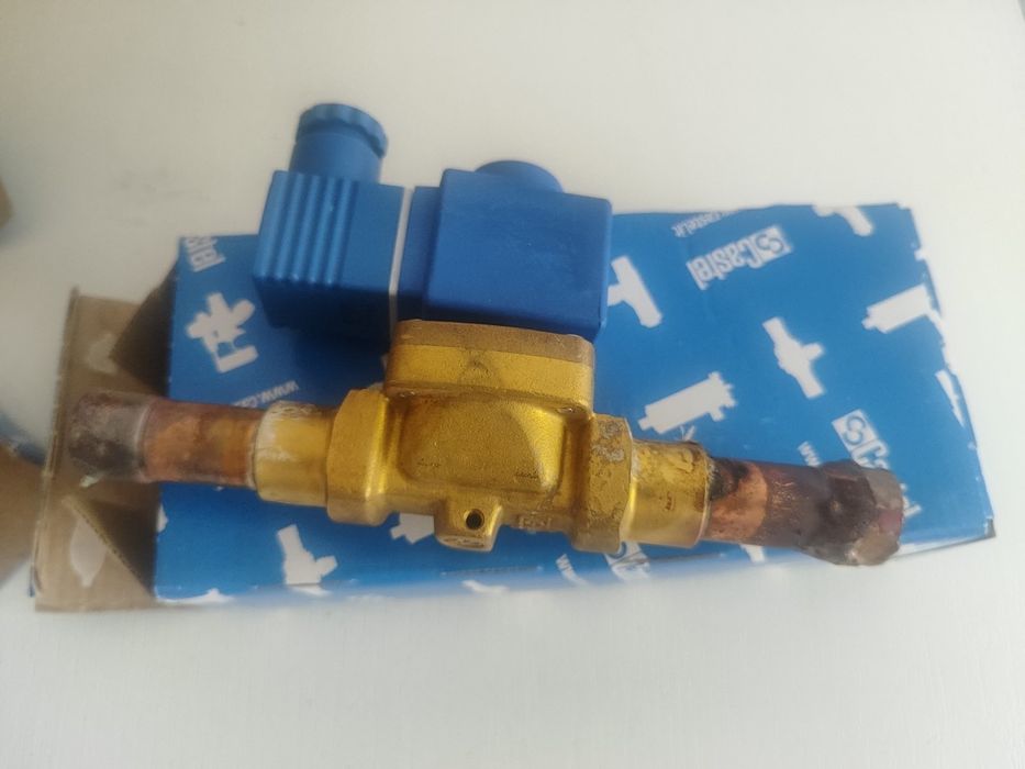 Вентиль соленоїдний під пайку 1/2" та 5/8" з котушкою 220В Castol-4шт