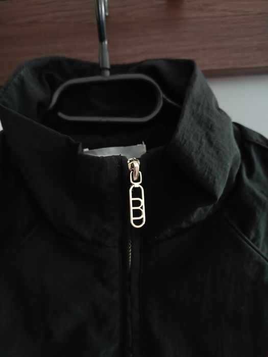 Kurtka Bershka 36 XS czarna wiatrówka oversize