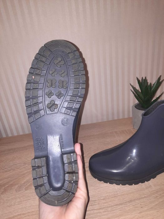 Продам резинові жіночі чоботи