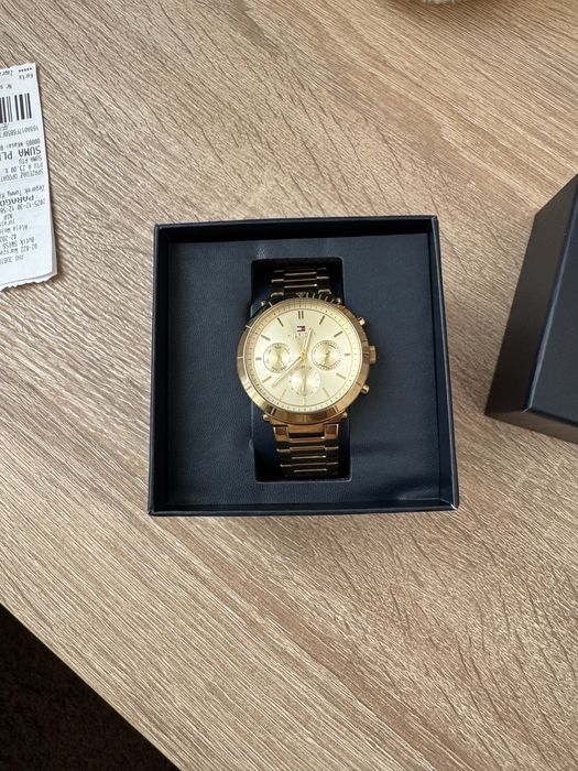 Tommy Hilfiger годинник