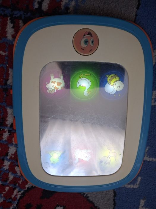 Tablet edukacyjny ( odgłosy zwierząt , piosenki)