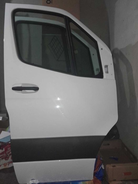 NoweDrzwi kompletne prawe  Mercedes Sprinter 907. Nowe