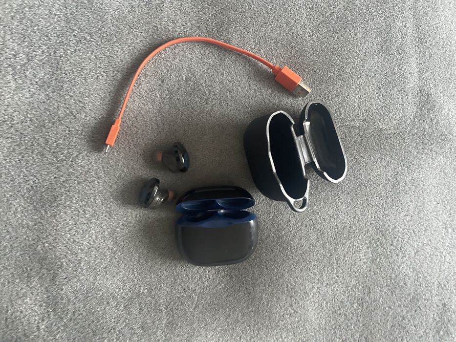 Продам навушники JBL Tune 120TWS на запчастини