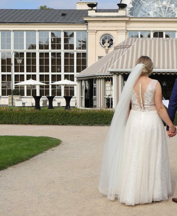 Piękna Suknia Ślubna ecru