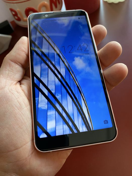 Sharp Sense 3 basic shv48 Android 9