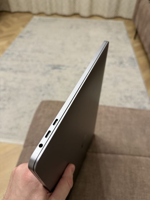 Як Новий ! Macbook pro 15 2019 i9 / 16gb / 512gb / 93% АКБ
