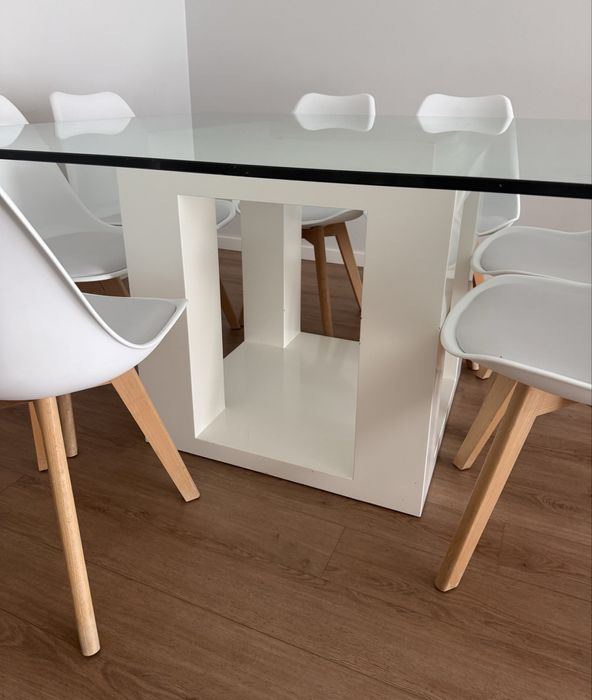 Mesa de jantar de vidro