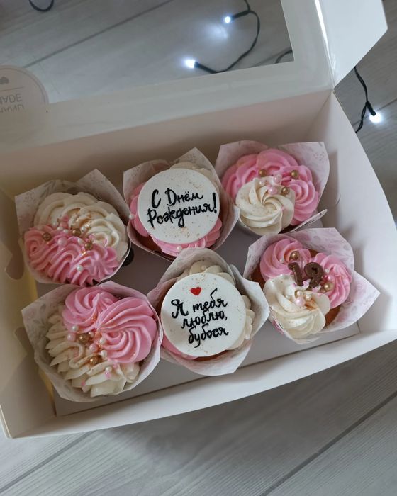 Капкейки, пряники-топеры на торт,пряники для макаронс