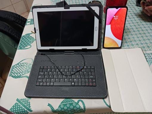Samsung A14 e tablet Yestel (bem estimados)