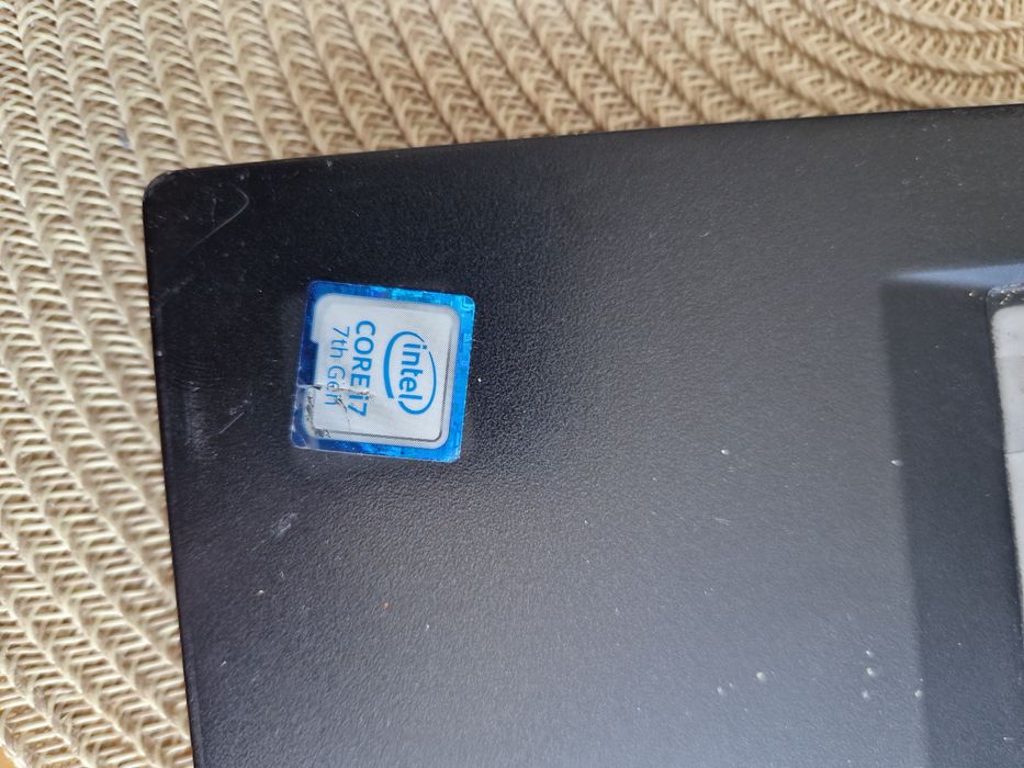 Вмикається i7 7th gen Запчастини до ноутбука Lenovo t470s i7 7th gen Дивіться всі фото материнка