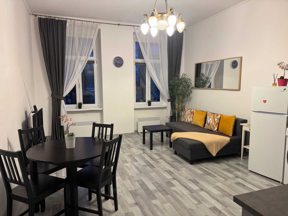 Komfortowy lokal 2-pokojowy na wysokim parterze | Ścisłe Centrum Poznań przy zamku