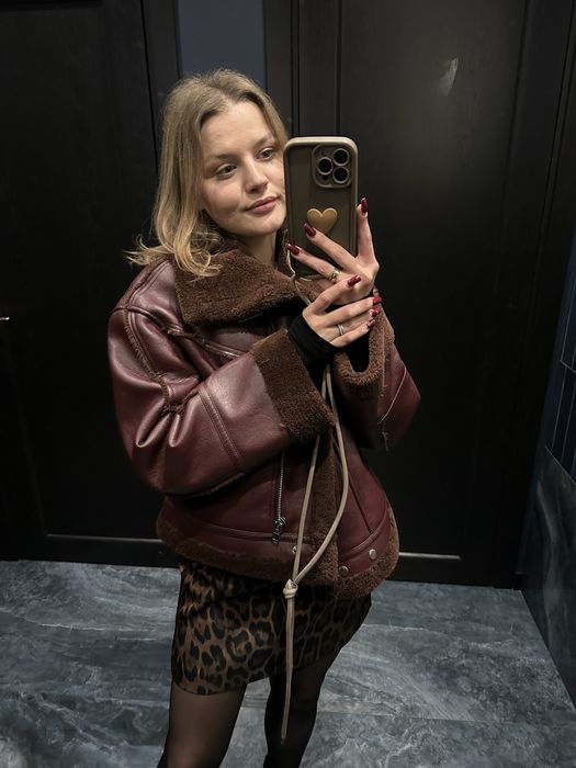 Дублянка кольру бордо Bershka