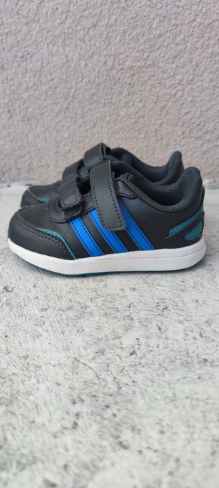 Dziecięce Buty ADIDAS
VS SWITCH 3 CF I IG9644 rozmiar 23