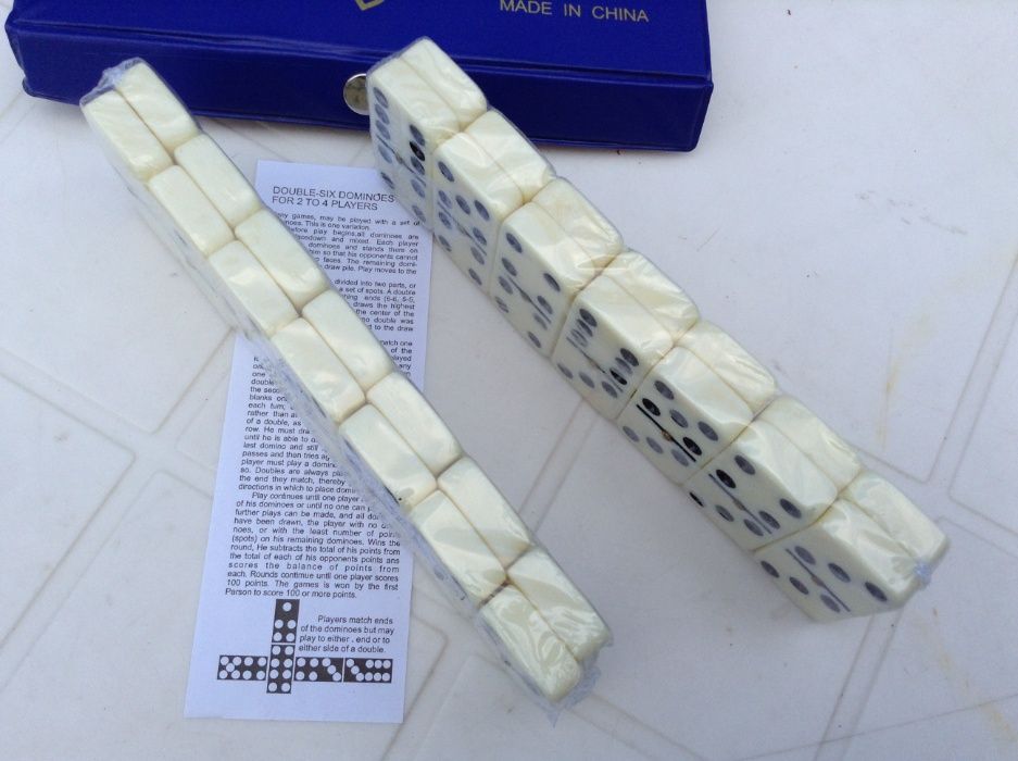 DOMINÓ - Jogo de mesa - 28 peças Completo - NOVO - cada 5 €