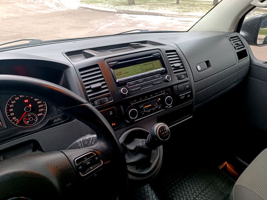 Volkswagen Caravelle 2.0 TDi (140) 6 ст  Voyage Maxi .