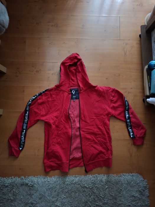 Czerwona bluza dziecieca