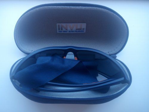 Солнцезащитные очки INVU с поляризационными линзами