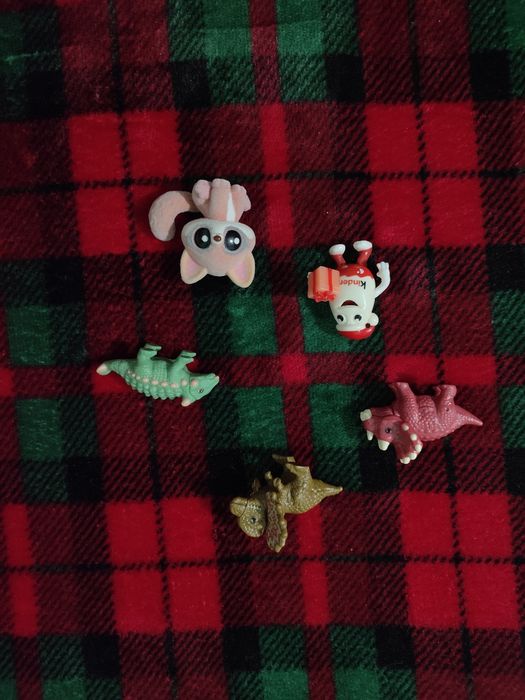 Фігурки. Маленькі іграшки. Динозаври, кіндер, лисичка