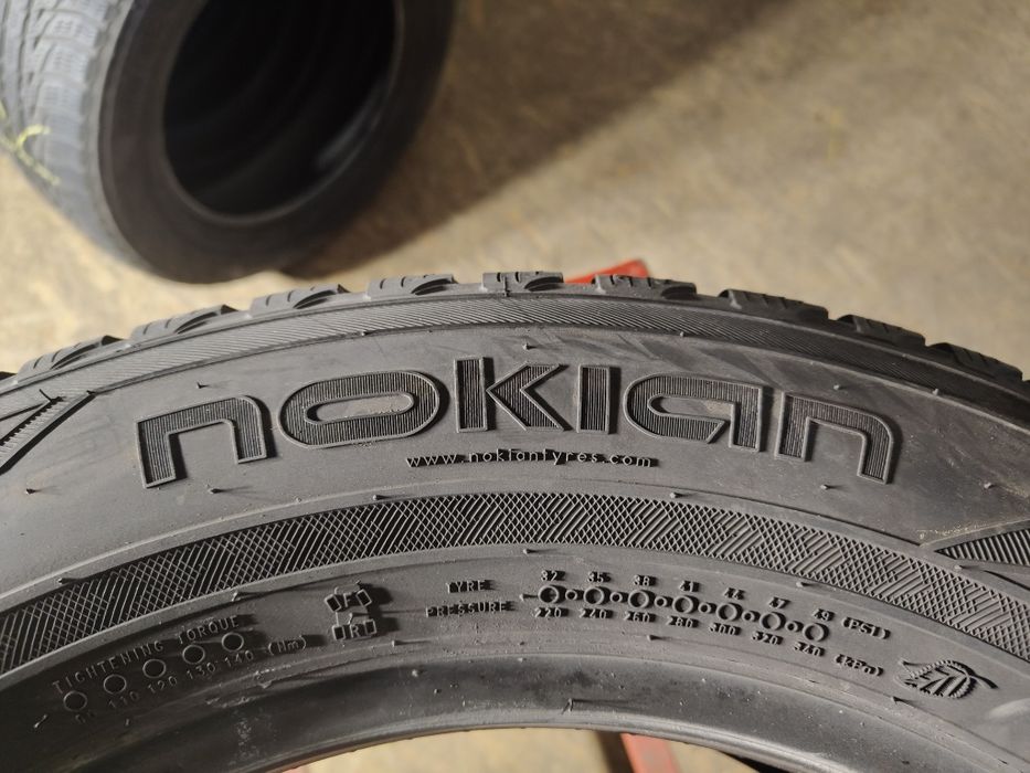 235/60R17 106H XL Nokian WR SUV 3           P2/S5