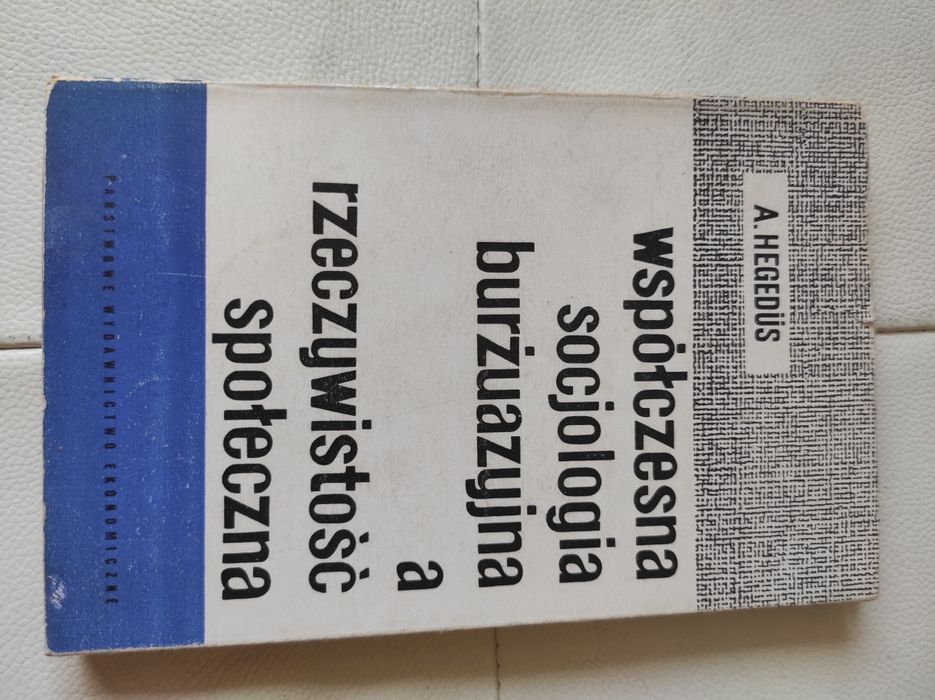 Współczesna socjologia burżuazyjna Hegedüs