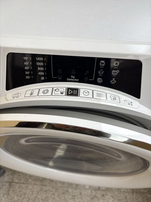 Máquina de Lavar Roupa e Secar