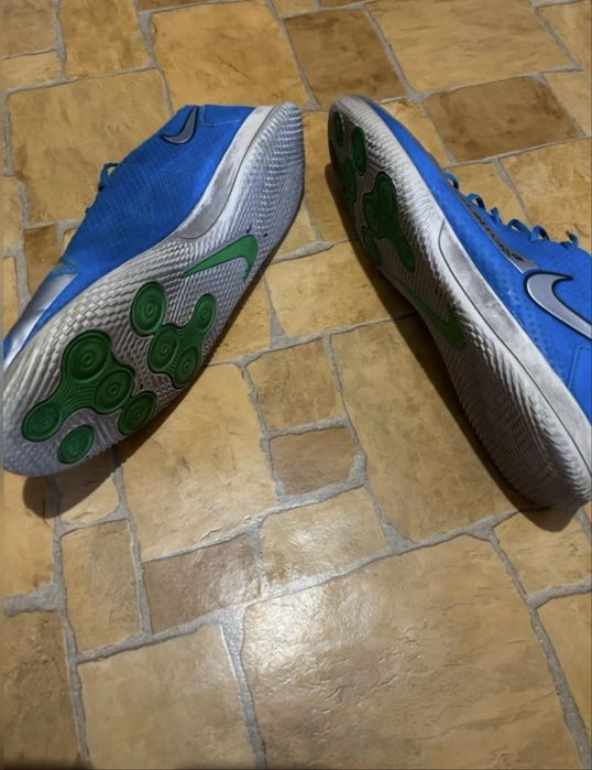 Футзалки Nike Phantom