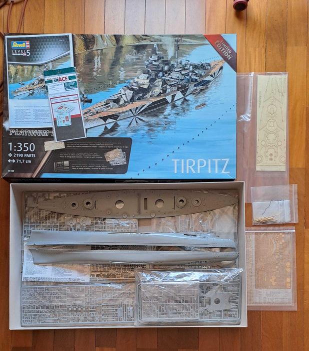 Kit de modelismo DKM Tirpitz escala 1/350 "Platinum Edition"