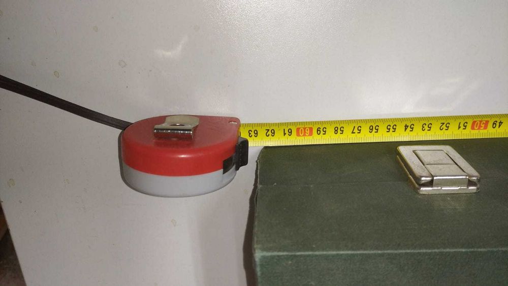 Stara skrzynka z zamknięciem z czasów PRL, stara walizka, kuferek