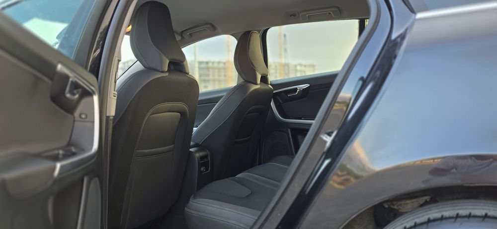 Volvo v60 2.0D 180cv D4 nacional 2014 impecável