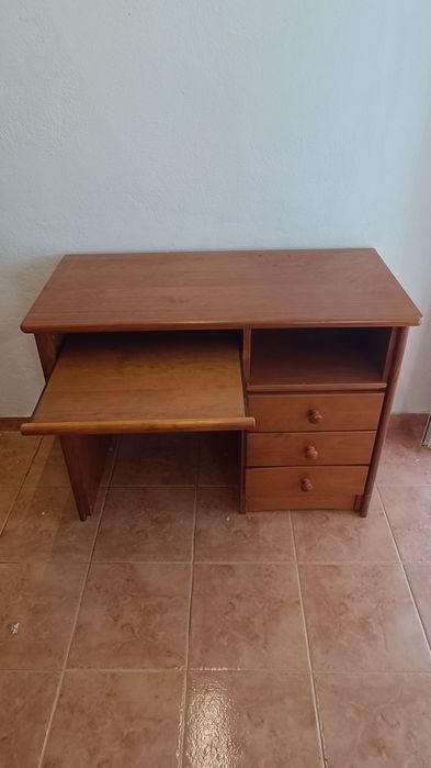 Secretária de Madeira Maciça