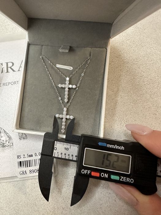 Срібний хрест з муасанітами з сертифікатами . Кольє з хрестом