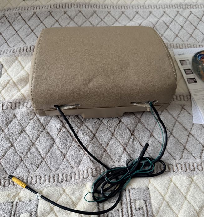 Підголовники з монітором Klyde Ultra 745 HD Beige c DVD ,USB ,SD .