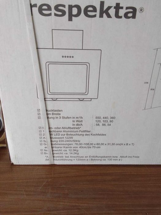 Czarny nowy okap kuchenny firmy respekta
