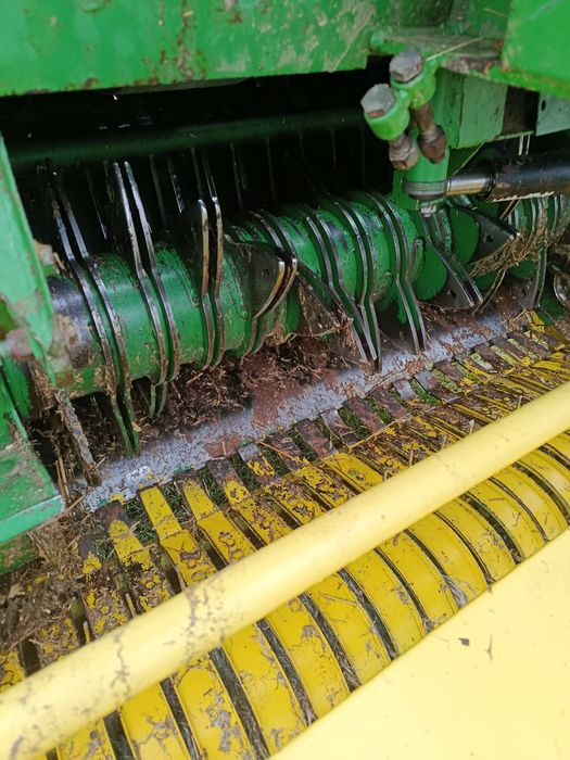 Prasa John Deere 590 zmiennokomorowa