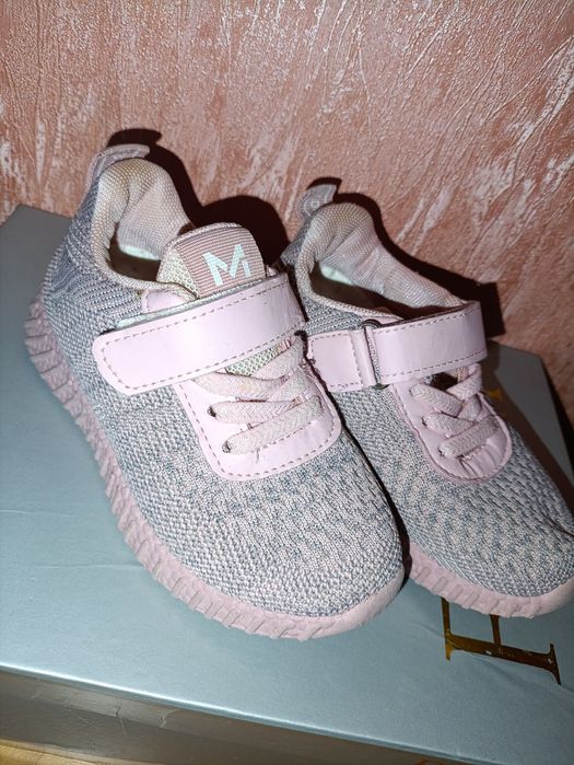 Кросівки для дівчинки