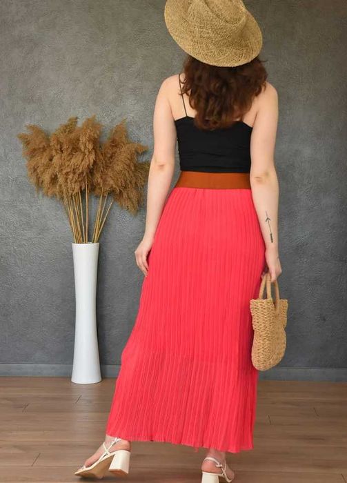 Яскрава спідниця