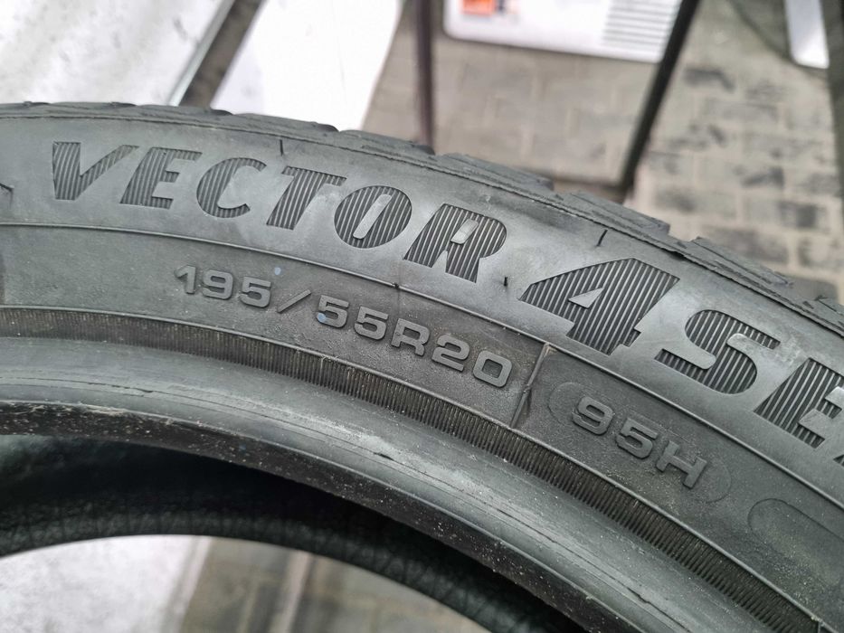 195/55/20 95H Goodyear Vector 4S Gen-2 Dot.4820R