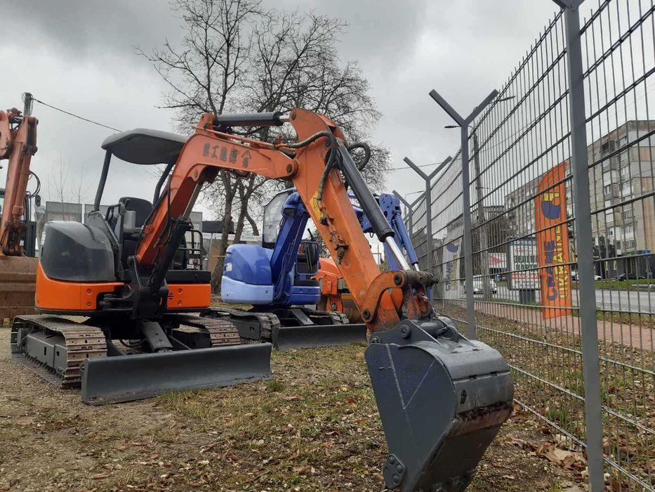 Екскаватор гусеничний HITACHI ZX30UR