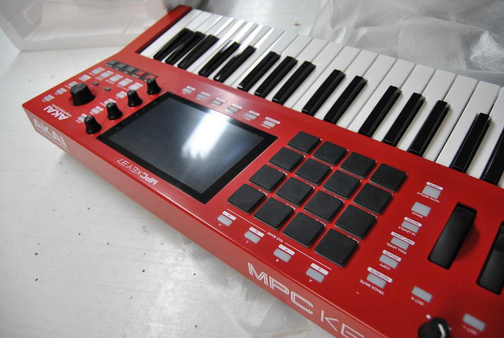 Syntezator Akai MPC Key 37.
