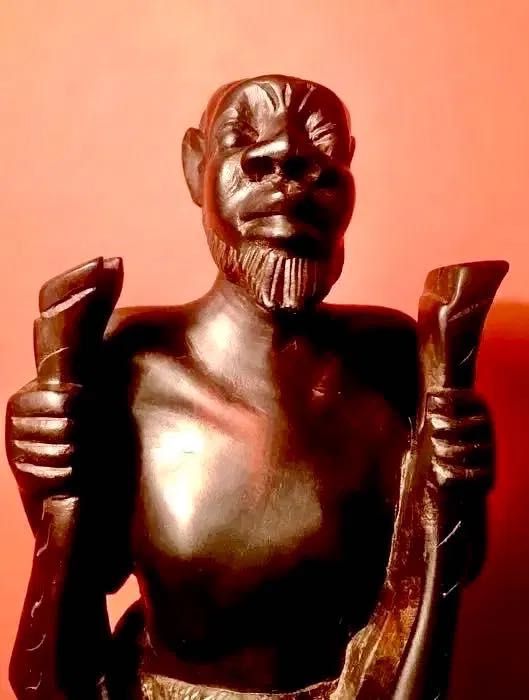 ARTE ANGOLANA - anos 70 - madeira nobre - 32x13x8 cm/s