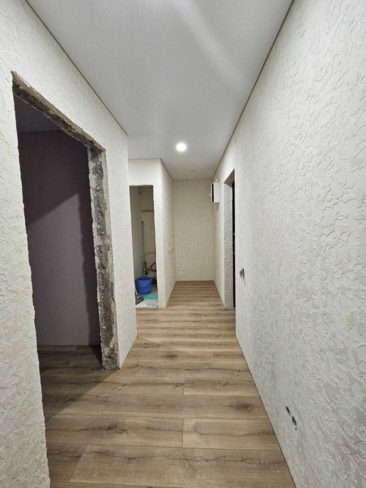 Продається чотирикімнатна квартира в районі Польової